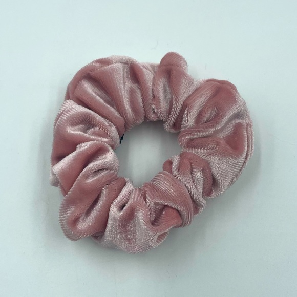 Invisibobble Pink Velvet Scrunchie - Picture 2 of 2